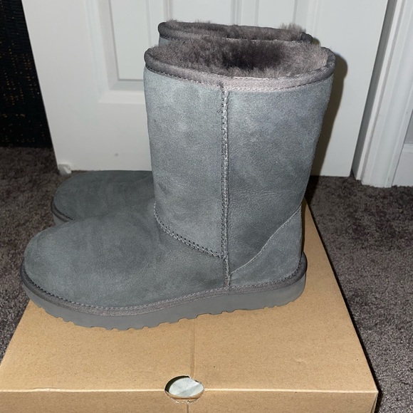 Uggs Grey - Picture 5 of 5